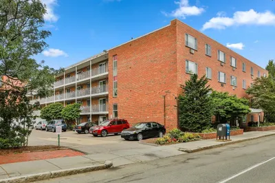 50 Green St #206