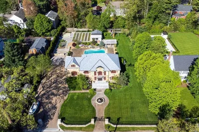 7 Evergreen Ave