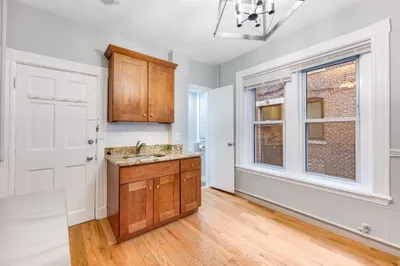 12 Foster St #2