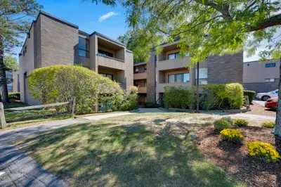 12 Shrewsbury Green Dr #C 1