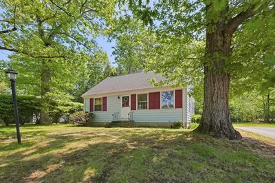 5 Robin Hood Dr