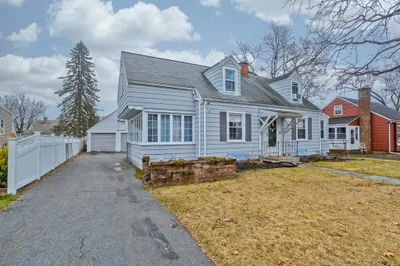 61 Harmon Ave 1
