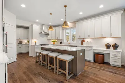 9 Lloyd Circle #40 1