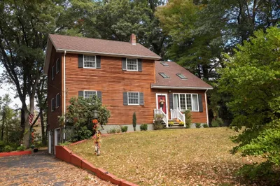 8 Nichols St 1
