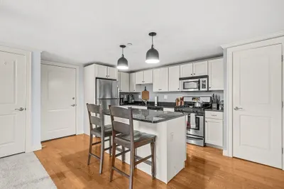 31 Elliott St #2B