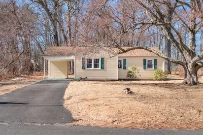 78 Heggie Dr 1