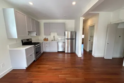 35 Selden St #1
