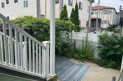 118 Webster Ave #118