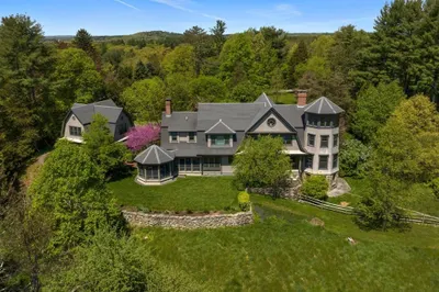 49 Willard Common