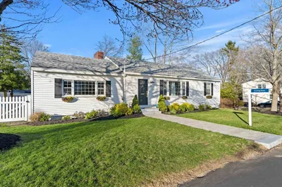 12 Christopher St 1