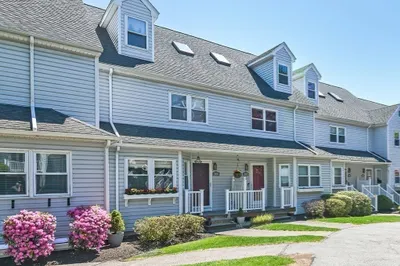 109 Salem St #205 1