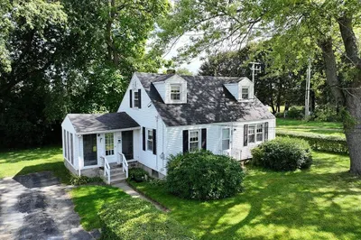 255 Pleasant Street 1