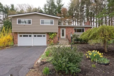 11 Thomas Dr