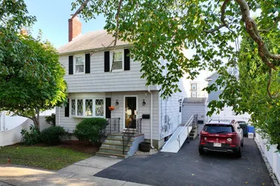25 Webster St