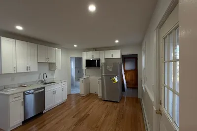 21 Locust St #2