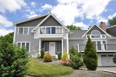 6 Westminster Ave #6 1