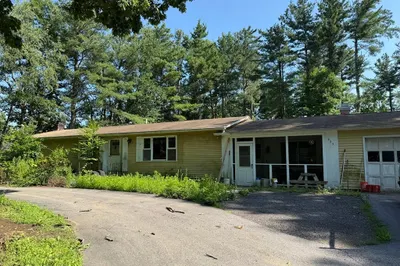 933 Wauwinet Rd 1