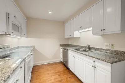 1 Huntington Ave #904 1