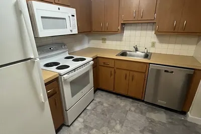 51 Lynde St #1