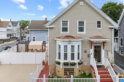 39 Crapo St