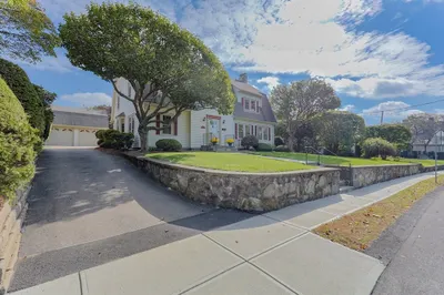 11 Beacon Park Rd 1