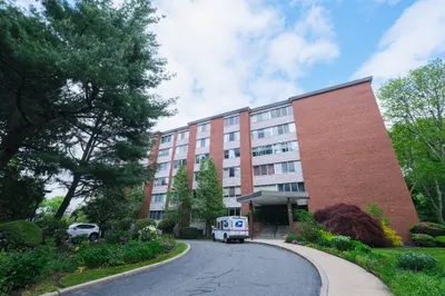 22 Chestnut Place #201