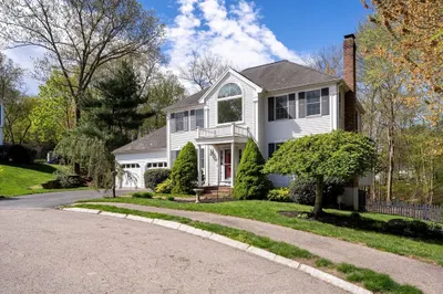 46 Holly Rd 1