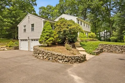 481 Gilbert St 1
