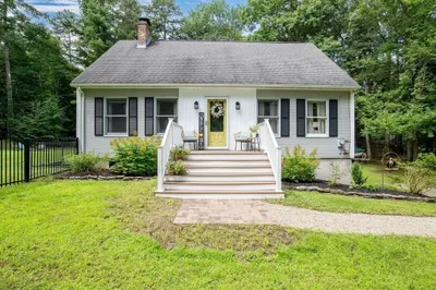237 Bumstead Rd