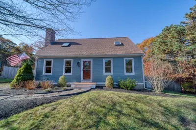 104 Old Colony Dr 1