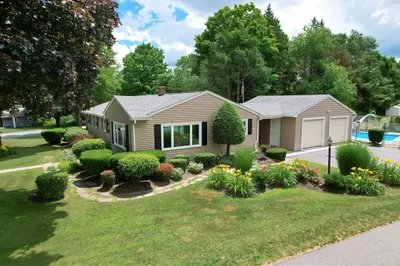 4 Magna Vista Drive 1