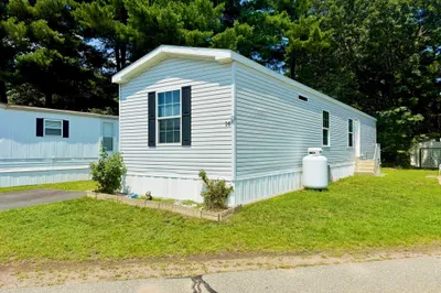 735 Memorial Dr #16 1