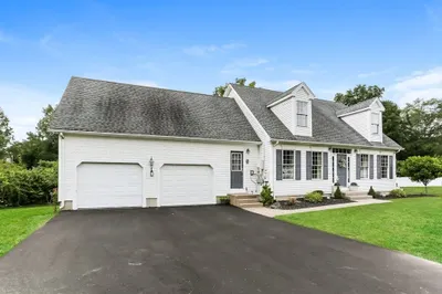 18 Katy Ln 1