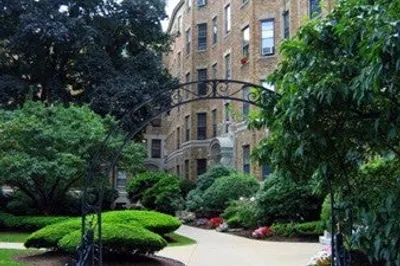118 The Riverway #16