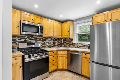 84 Gladeside Ave #2 1