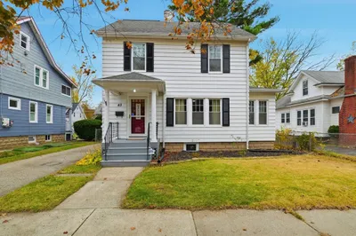 43 Thorndyke St