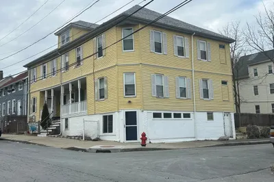 23 25 Austin St
