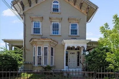 95 Nesmith St 1