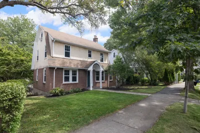 1925 Commonwealth Ave 1