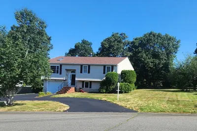 3 Coholan Dr 1