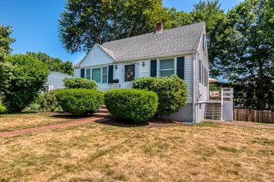 17 Lewis Drive 1