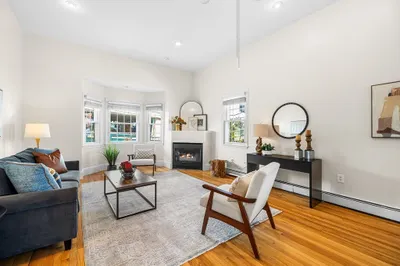 23 Chestnut Street #2L
