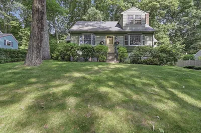 24 Hunting Avenue