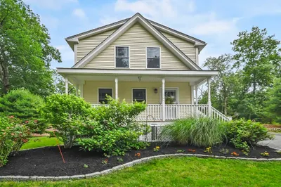 7 View St