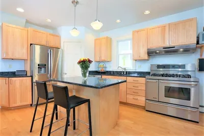 74 Chestnut St #3