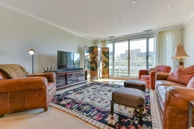 4-6 Canal Park #405