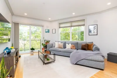 142 Willard St #2