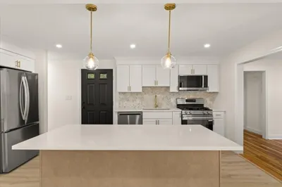 347 Poskus St 1