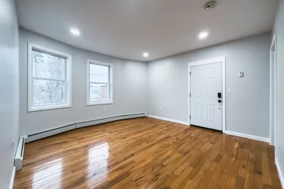 11 Daisy St #3