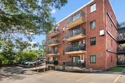 26 W Wyoming Ave #1F 1